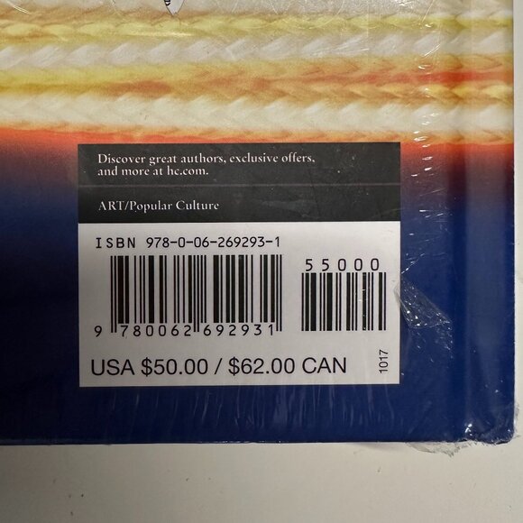 Hardcover Book - LIKE NEW - Wonder Woman Ambassador of Truth - Picture 4 of 5